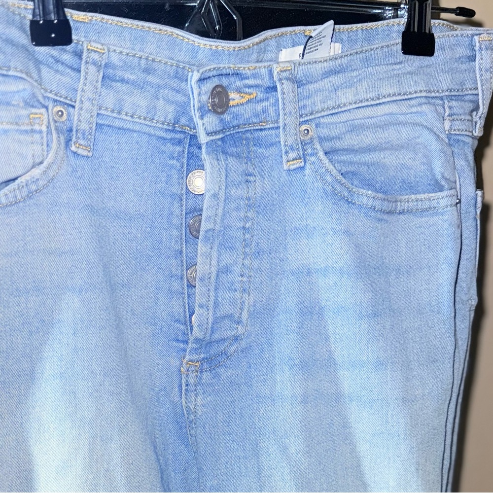 Forever 21 Light Wash Cropped Jeans